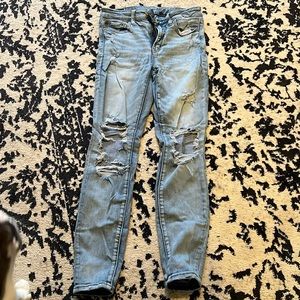 American Eagle Size 6 light washed high rise jeggings